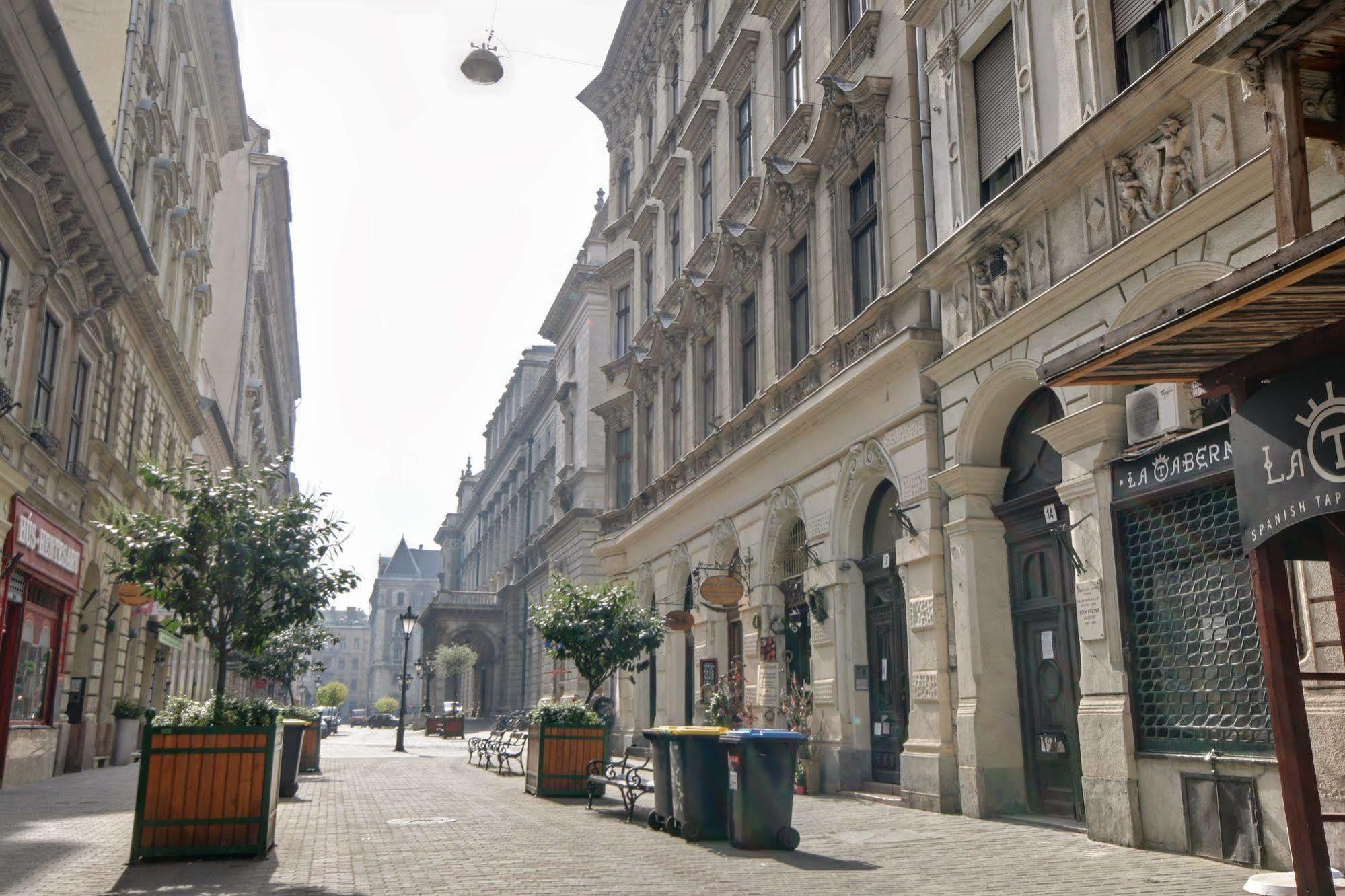 Opera Guesthouse Budapest Exterior photo