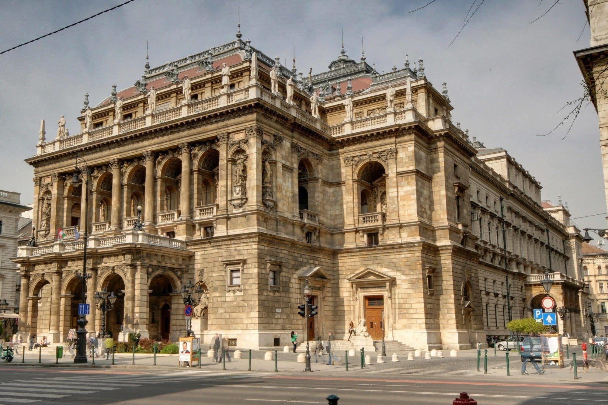 Opera Guesthouse Budapest Exterior photo