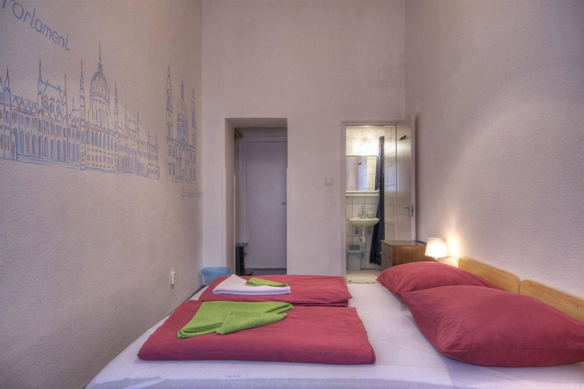 Opera Guesthouse Budapest Exterior photo